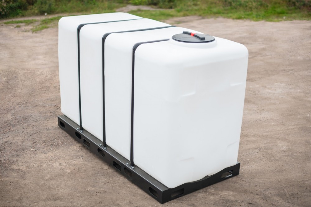 Емкость KR 4000 л в обрешетке