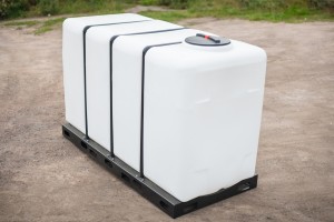 Емкость KR 4000 л в обрешетке 