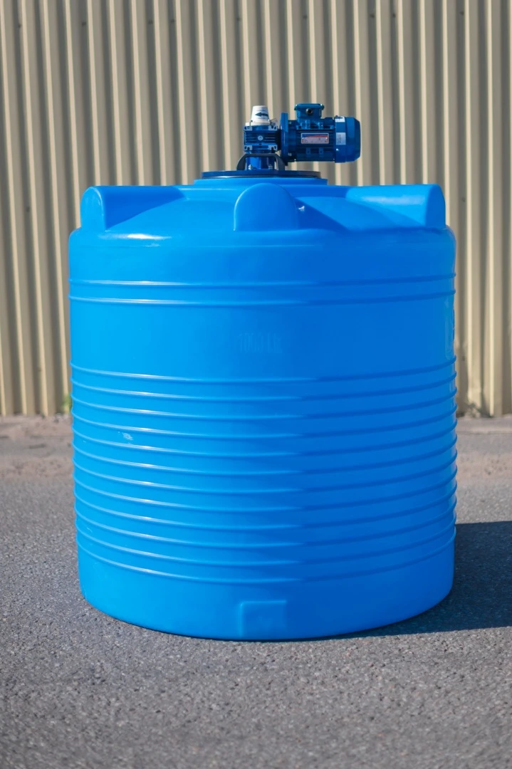 Емкость ЭВЛ 1000л с лопастной мешалкой