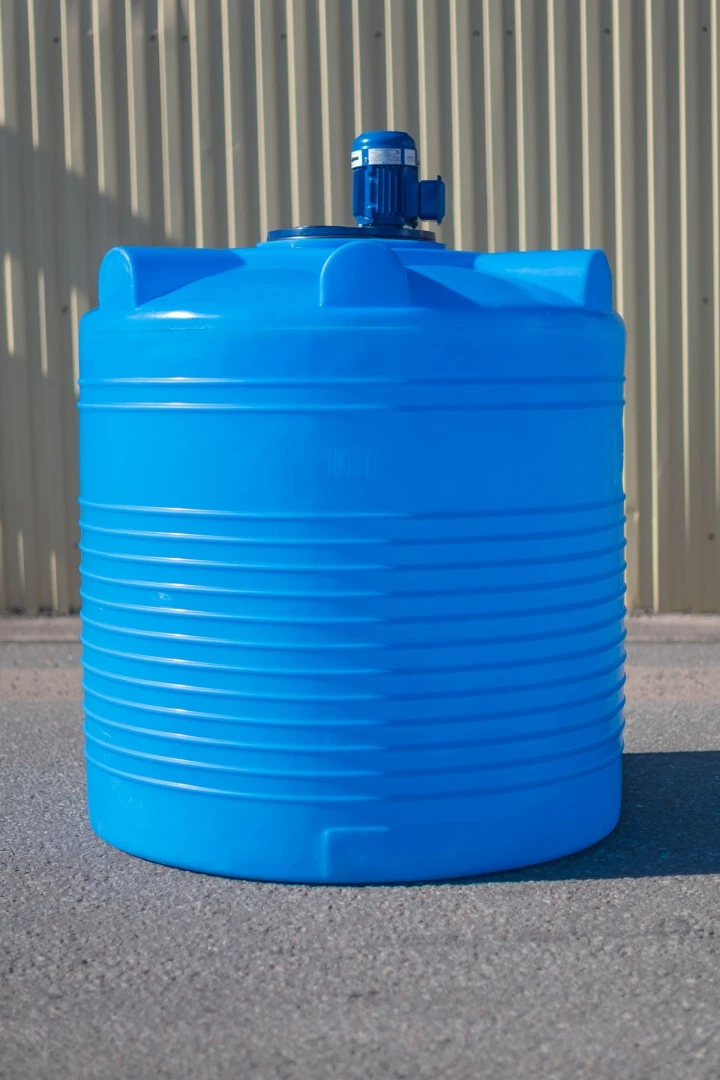 Емкость ЭВЛ 1000л с турбинной мешалкой 