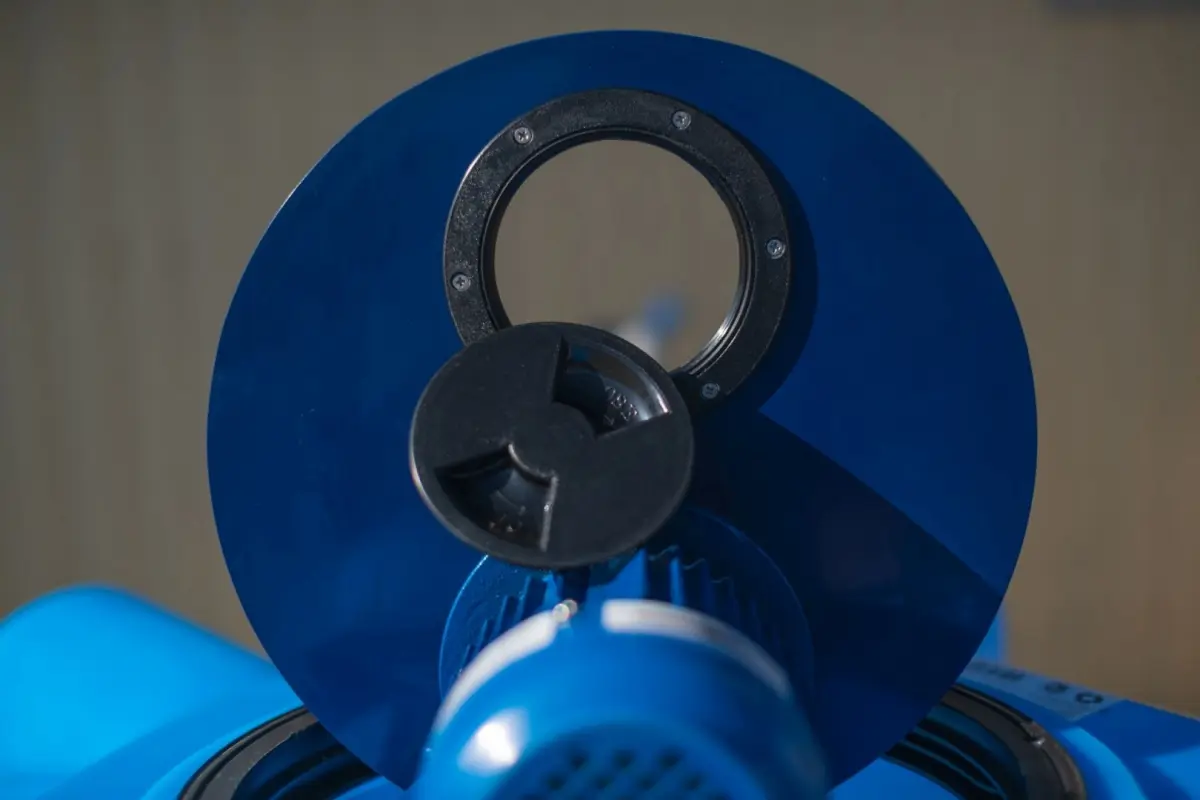 Емкость ЭВЛ 1000л с турбинной мешалкой 